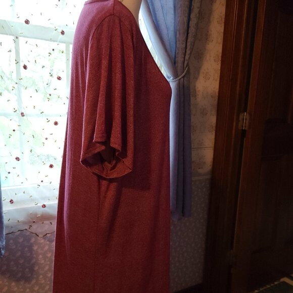 LULAROE HIGH LOW SHORT SLEEVE SIMPLY COMFORT PULLOVER BURGUNDY SHADE SIZE 3XL - Picture 4 of 7